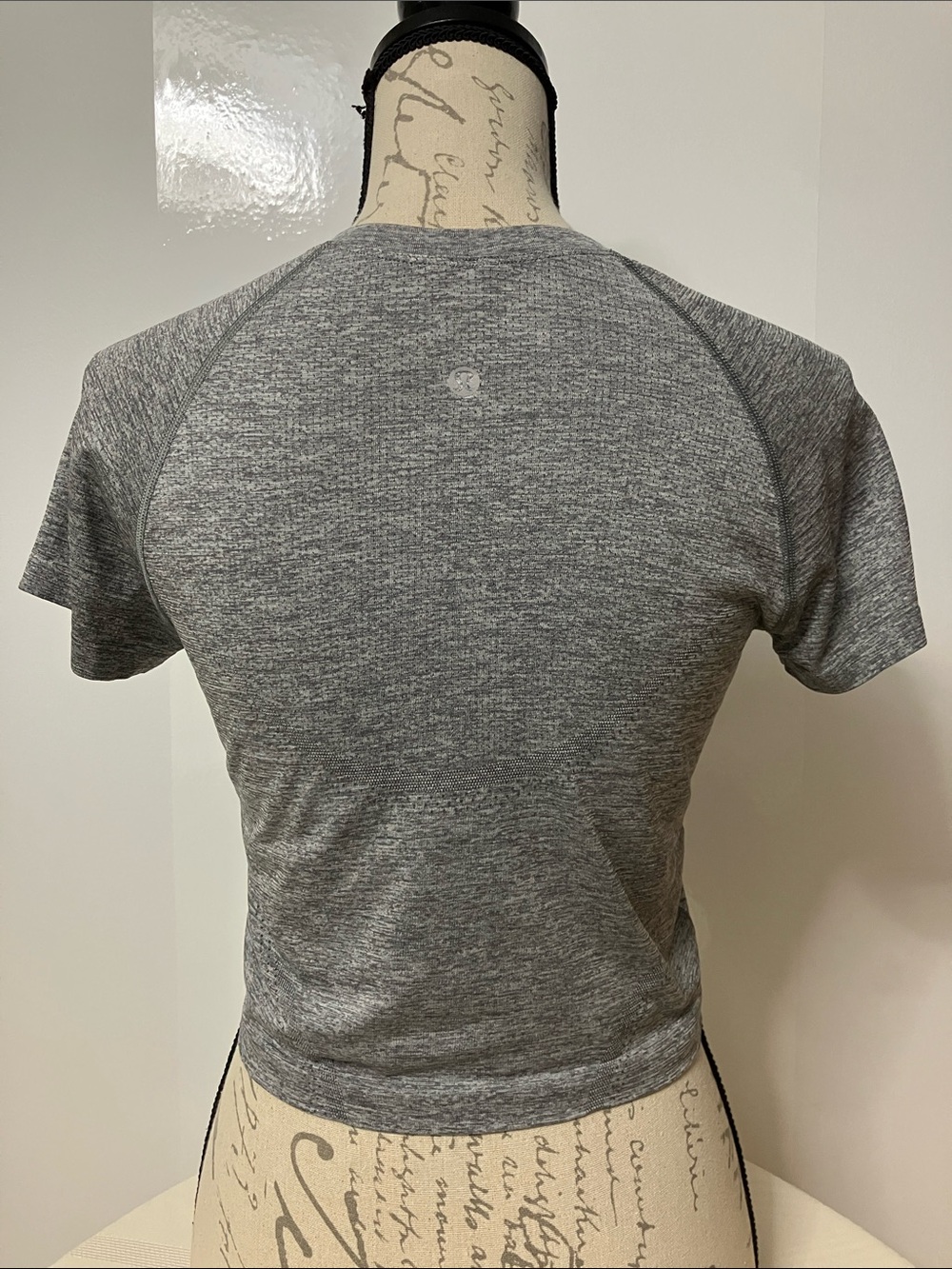Lululemon Swiftly Tech Cropped Short-Sleeve Shirt 2.0 Sz 8 in Slate / White - Picture 6 of 9